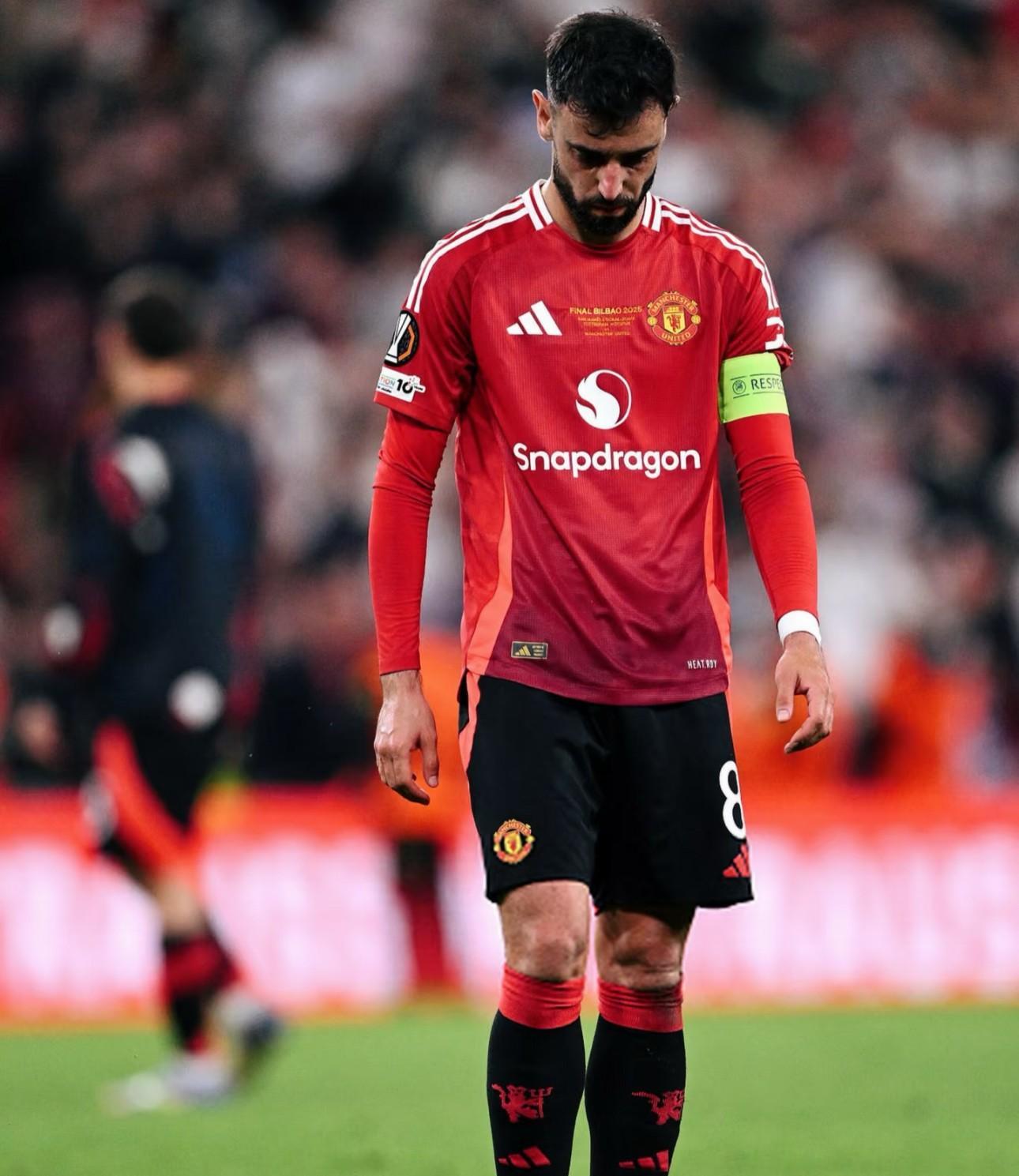 关于曼联发布备战花絮；今晚更衣室发声；CBA季后赛任务艰巨；医务组通报恢复的信息